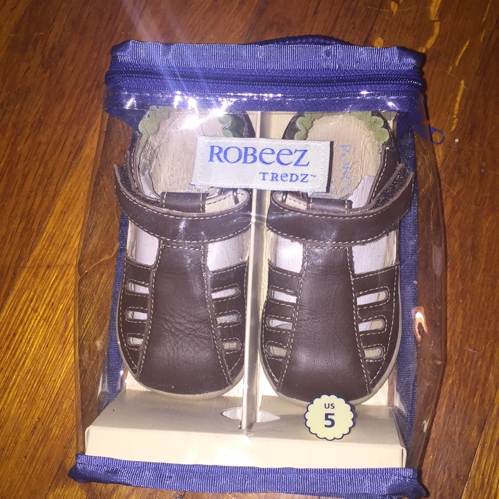 Like NEW ROBEEZ TREDZ